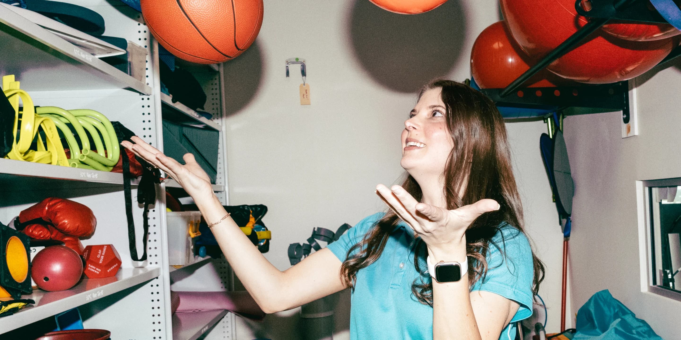 Clinician sharing their experience with Minikai